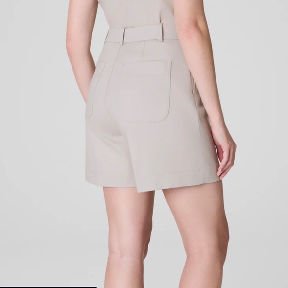 Spanx Supersmooth Stretch Twill Shorts - NEW NEVER WORN - Picture 3 of 5